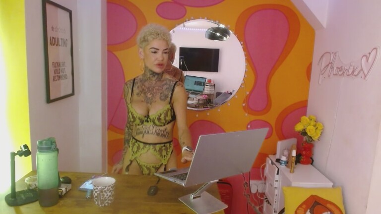 PhoenixK's Streamate show and profile