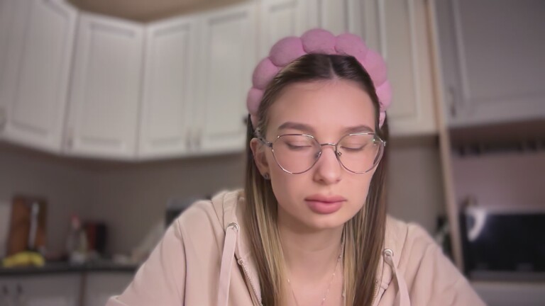 LonaSweet's Streamate show and profile