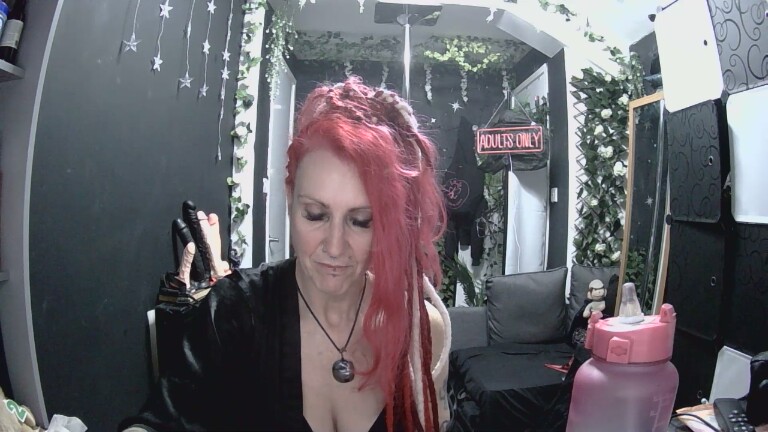 SkySparks's Streamate show and profile