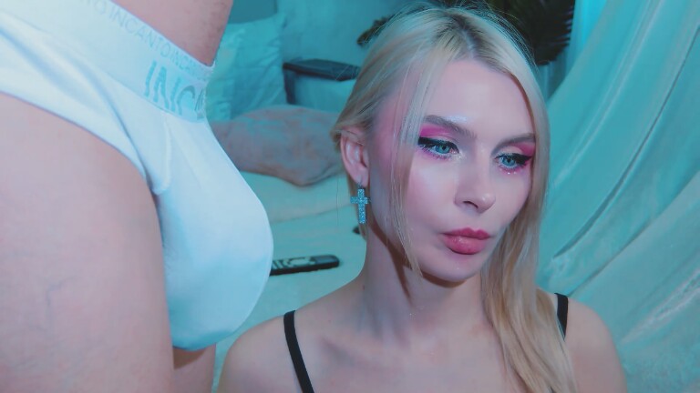 DenLina's Streamate show and profile